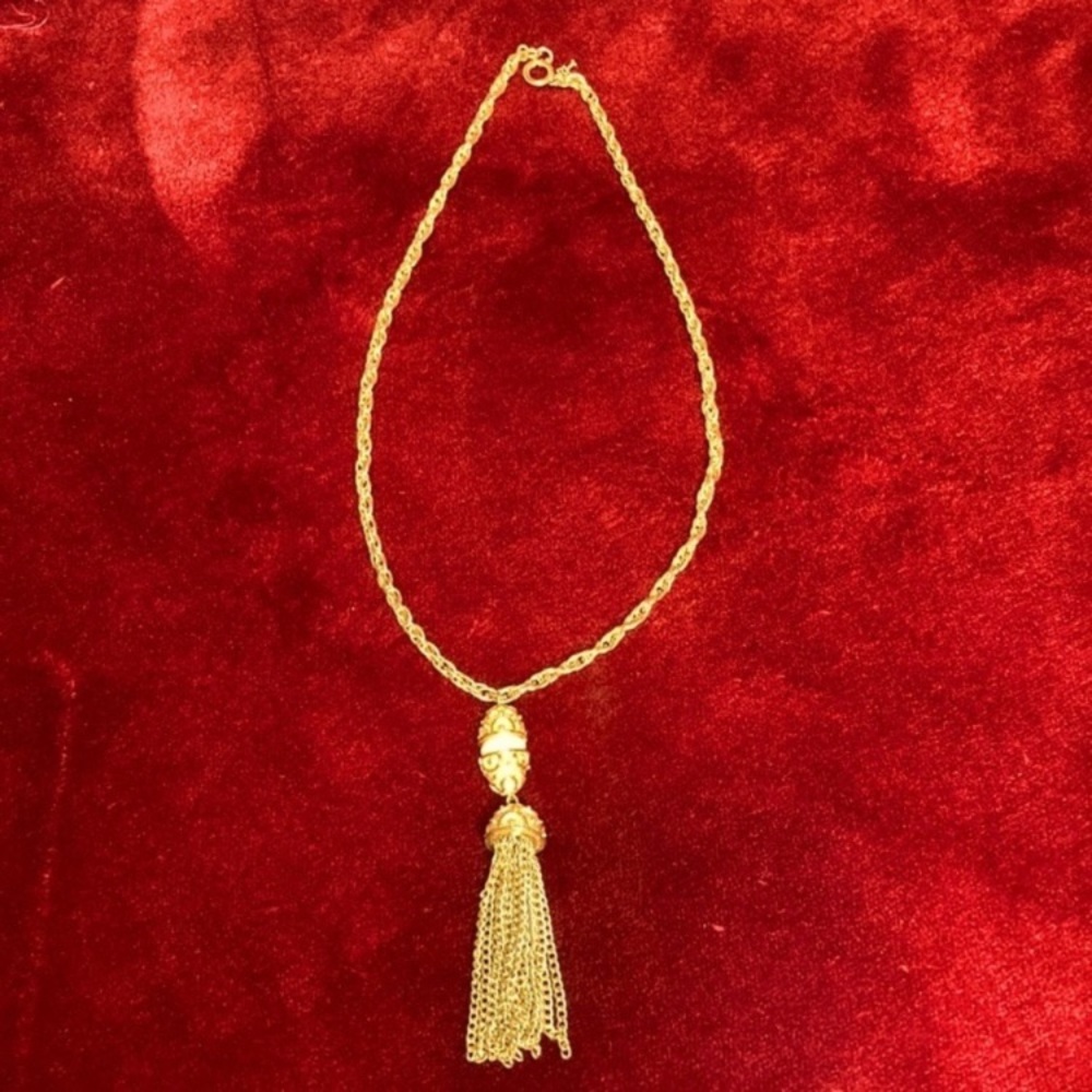 Crown Trifari Necklace with Pendant